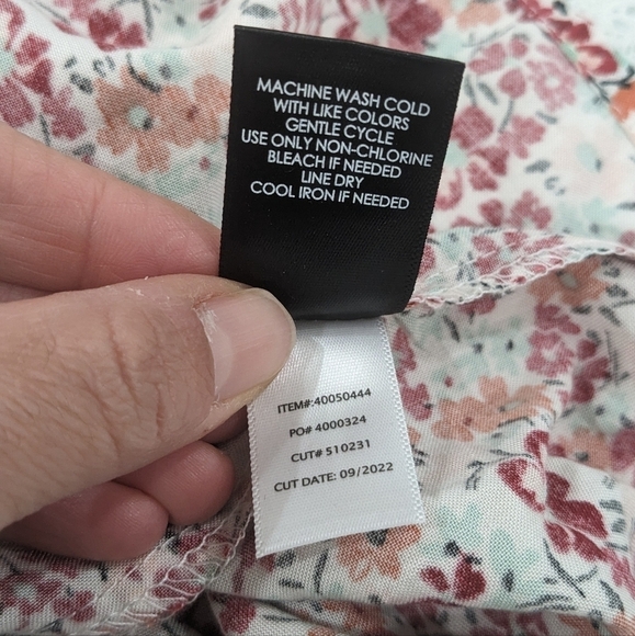 NWT Torrid Floral Challis Stitch Detail Thank Top V-Neck Sleeveless Flowy Fit 6X - Picture 9 of 9